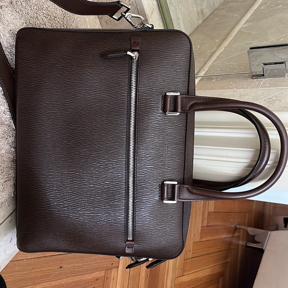 super stylish briefcase brand new with a strap. Color brown - Picture 3 of 6
